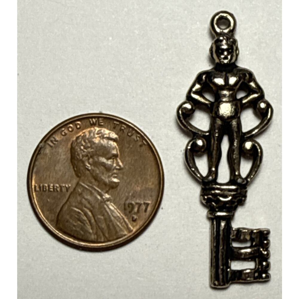 Vintage Silver Tone Skeleton Key Man Metal Charm 1I